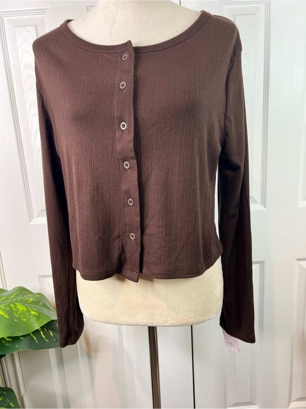Dex Brown Ribbed Button-Front Long Sleeve Top - Picture 6 of 9